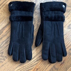 UGG Black Women’s Gloves